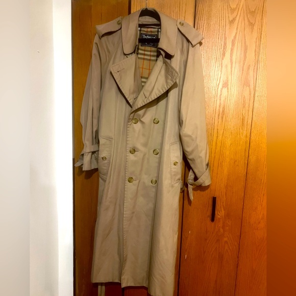 VINTAGE Burberry trench - Picture 1 of 13